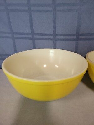 Vintage Pyrex Large 4 Quart Yellow Primary 404 A23 Nesting Mixing