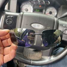 Maui Jim BREAKWALL MJ 422-02 Gloss black / Grey Polarized Sunglasses NWT