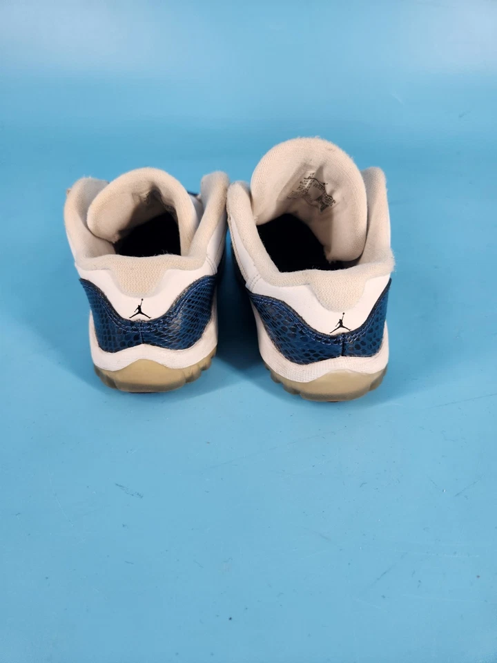 Nike Air Jordan XI 11 2019 piel de serpiente baja azul marino - niño pequeño talla 8 (CD6849-102) Foto 3 de 4