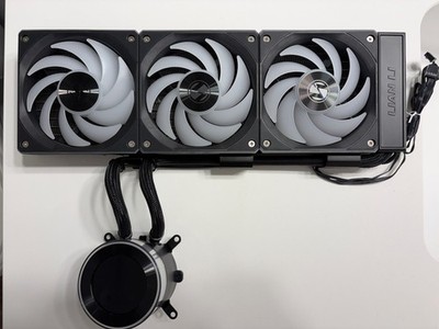 Lian Li HydroShift II LCD-C 360CL Liquid CPU Cooler Black