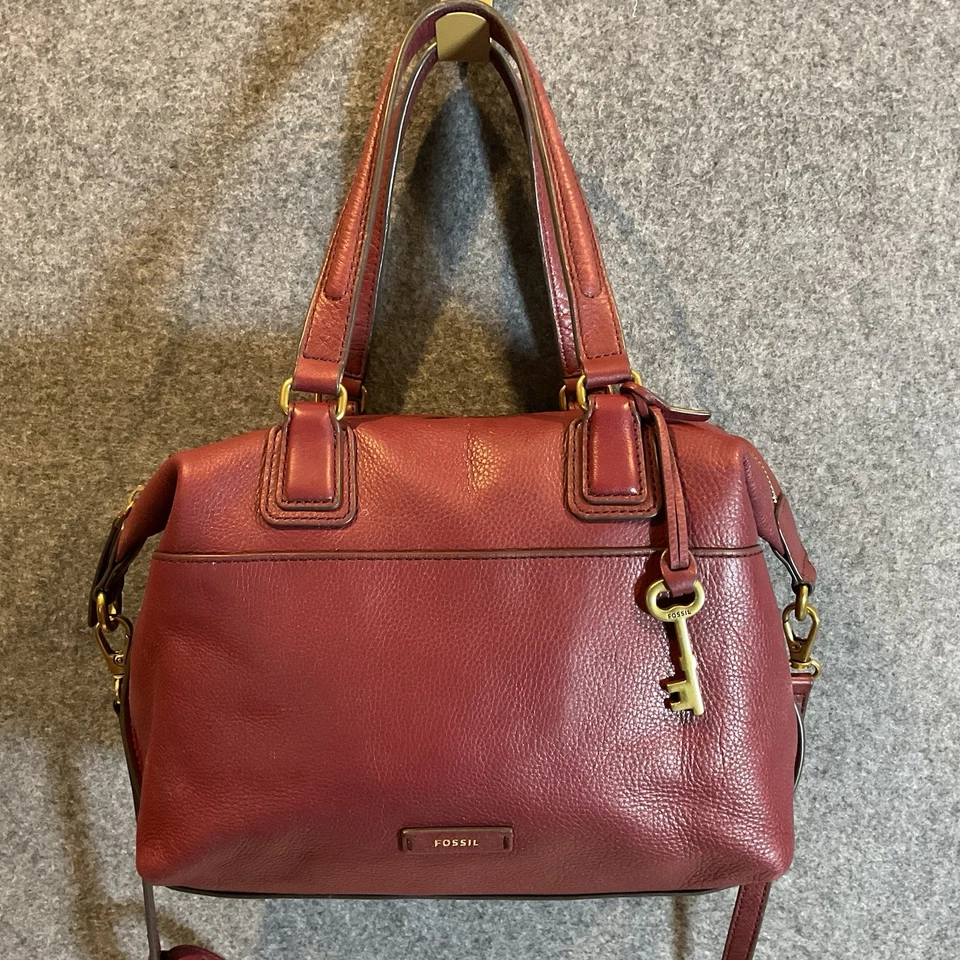 Fossil Rachel Red Velvet Pebbled Leather Purse Medium Crossbody Bag - Image 3 of 4