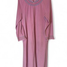 Vintage Vanity Fair pink maxi dress House coat/Nightgown with zipper. Size M