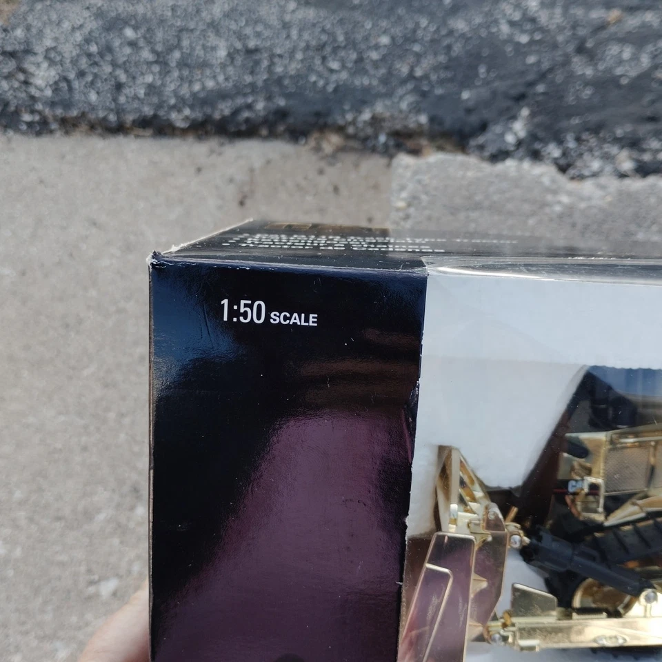 Norscot 55062 Limited Edition 75th Aniversary Gold CAT D11R Track Type Tractor - Image 4 of 4