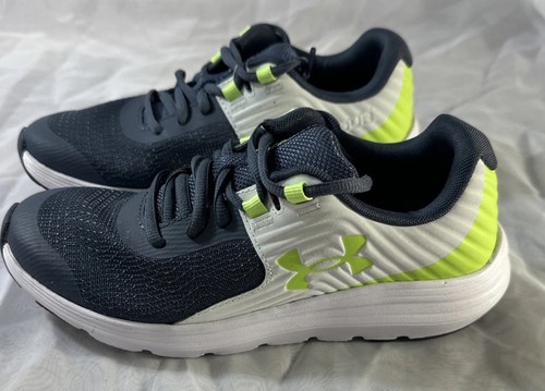 Under Armour Youth Outhustle Sneaker Größe 4