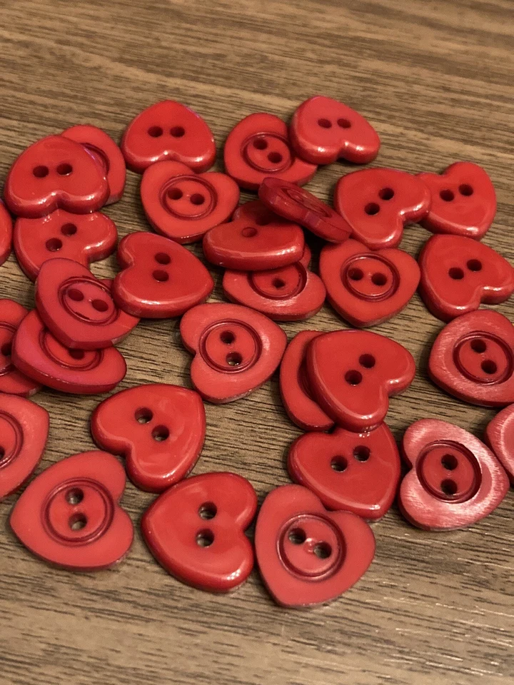 Red Heart Buttons Valentine’s Day 2 hole 13 x 13.5mm Pack of 6 - Image 3 of 4