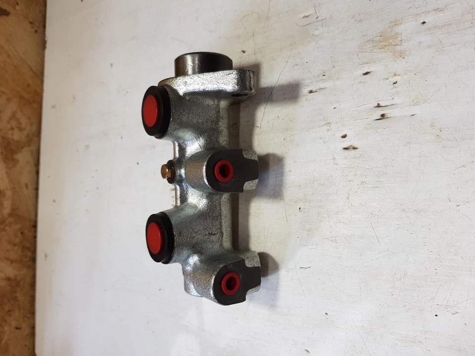 Cilindro maestro de freno Daewoo Lanos, Nubira Foto 2 de 4