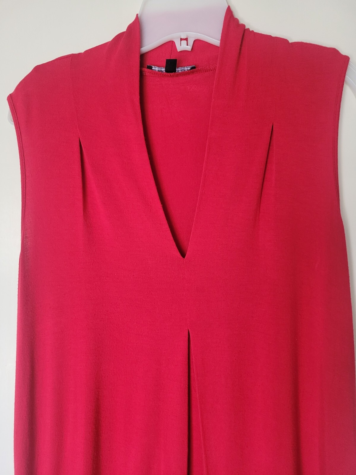 Cable & Gauge Solid Basic Red Sleeveless V Neck T… - image 8