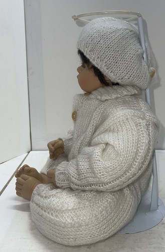 Vintage~Jointed 2000 HERITAGE MINT BABY Doll in Knitted Outfit - Picture 3 of 7