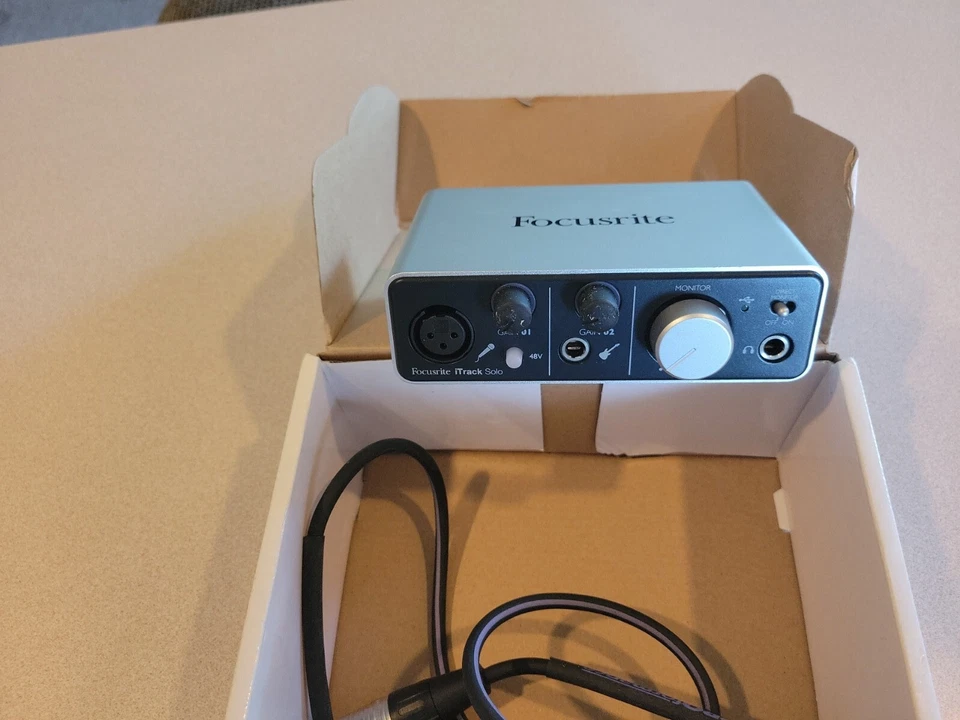 Focusrite iTrack Solo Lightning Audio Interface 2 Channel 3 Port - Image 3 of 4