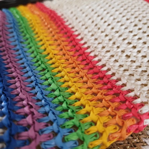 Rainbow Clutch Vtg 70s Hand Bag Woven raffia Plastic Kiss Clasp Retro Maximalist - Picture 4 of 8