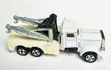 Peterbilt American Truck White Twin-Beam Heavy Duty Tow Truck 3" Long Semi Toy