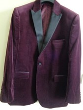 MOSS BROS TAILORED FIT PLUM VELVET TUXEDO WITH CONTRAST LAPEL DETAIL - SIZE 48
