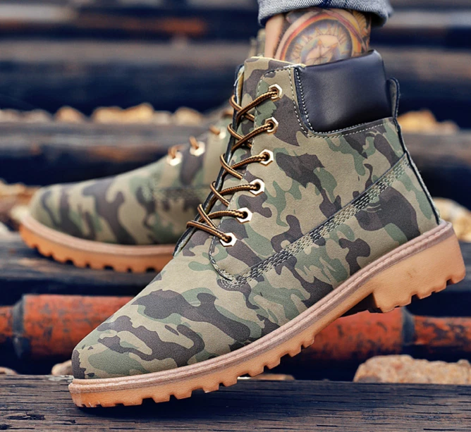 Winter Warm Mens Camouflage Lace Up