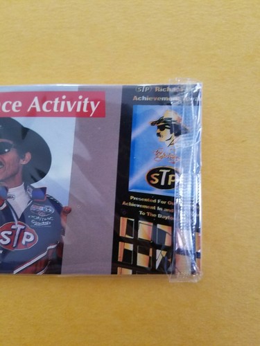 MINT 92 DAYTONA 500 (10) CARD SEALED SET COMMEMORATING RICHARD PETTY'S LAST YEAR - Picture 4 of 4