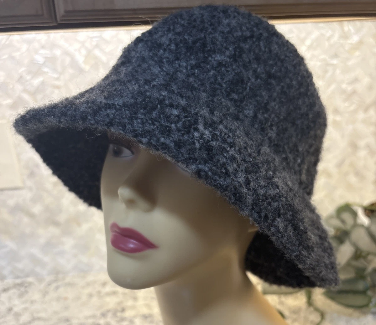 ?HP? Vintage Liz Claiborne Wool Hat Liz Claiborne Women main image 2