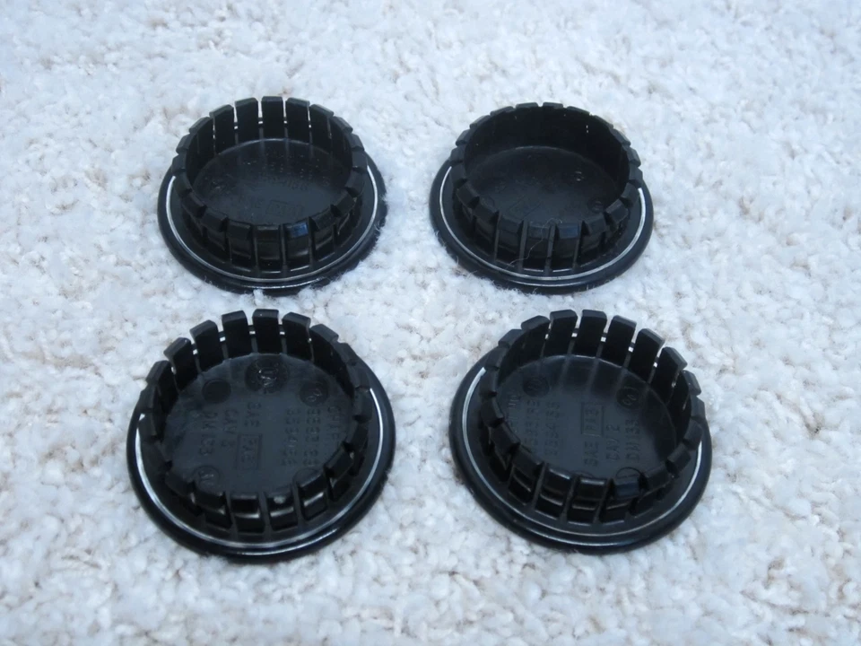 JUEGO DE TAPACUBOS CENTRALES DE RUEDA PONTIAC AZTEK, BONNEVILLE, GRAND AM, VIBE OE 9593169 #2A-12 Foto 2 de 3