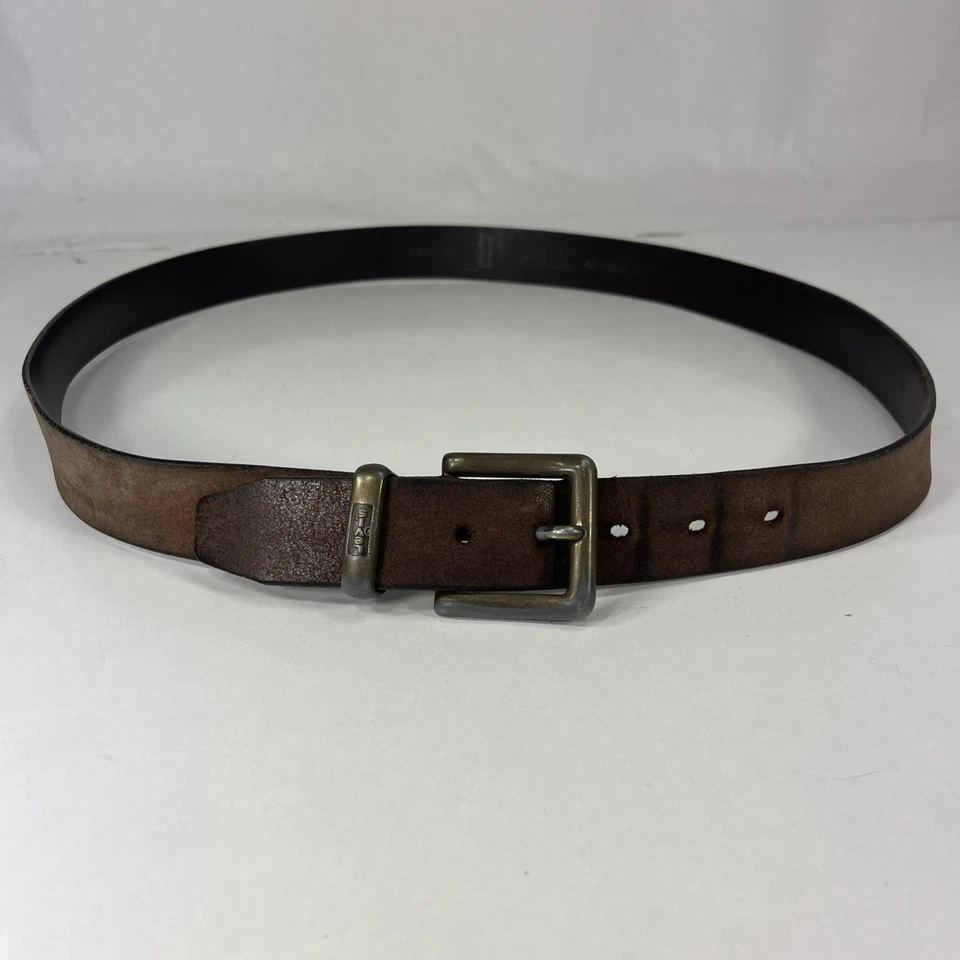 Cinturón de Trabajo Levi's Usado Marrón Cuero Genuino - Para Hombre Talla 42/105 Foto 2 de 4