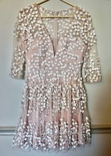 BCBG MAXAZRIA Dress Bare Pink Floral V neck Applique size 2 Worn 1 Time