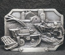 XD13142 NOS VINTAGE 1983  FARM SCENE  TRACTOR SILO BARN CROPS BELT BUCKLE