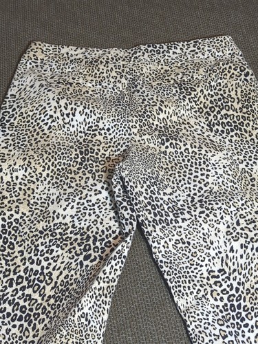 Chicos Women's Pants | Size 1P | Stylish Leopard Print - Picture 13 of 21