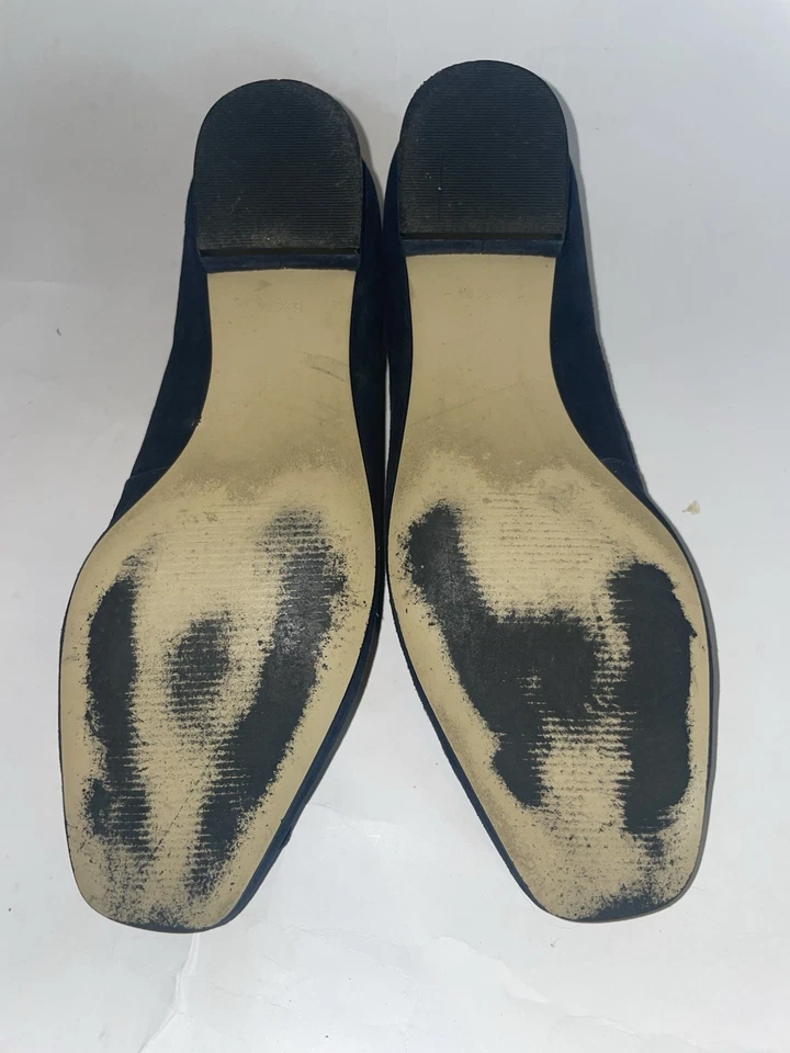 Talbots Women’s Navy Blue Suede Flats Size 6.5M. - Image 3 of 4