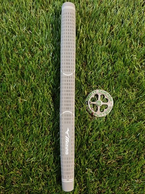 NEU Mizuno hellgrau Pistolenputter Golfgriff mittelgroße Griffe KOSTENLOSER BALLMARKER