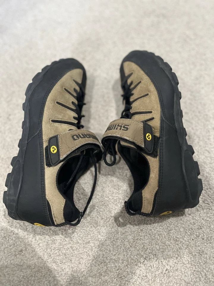 Sapatos de montanha Shimano ciclismo tamanho 10 masculino couro camurça com cadarço SH-MO35 - Imagem 4 de 4