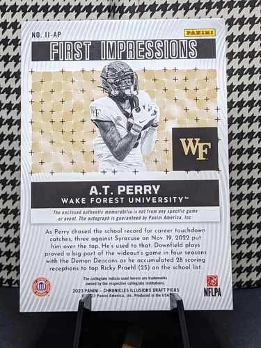 A.T. Perry Rookie Auto /199 2023 Panini Illusioni Prime Impressioni AU MEM RC🏈 - Foto 3 di 3