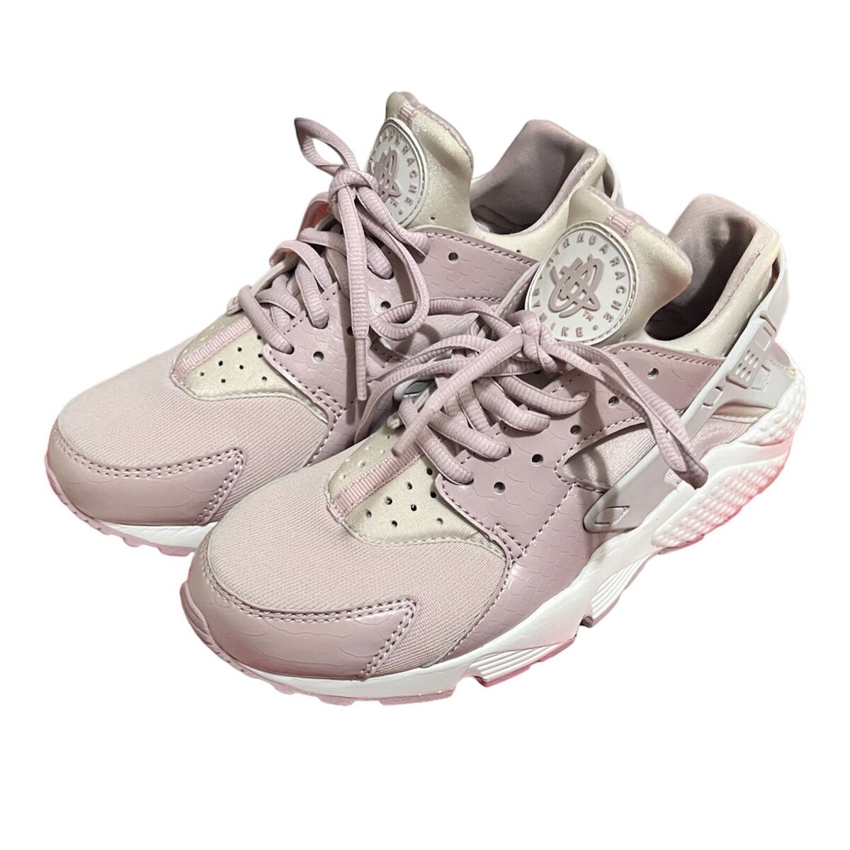 Nike Air Huarache Run Women's Sneakers 634835-029 Vast Grey Nike Air Huarache Run Women's Sneakers 634835-029 Vast Grey