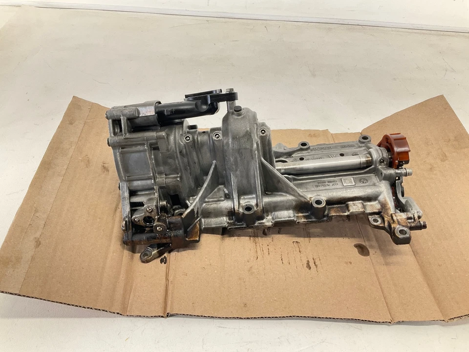 Bomba de aceite de motor BMW 528i 2,0 L 12-16 Foto 2 de 4