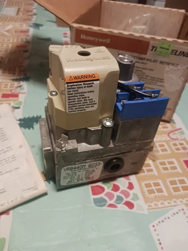 Gas Valve VR8440M 6033 by Honeywell 24V 50/60 HZ Pilot .3A Main .2A VR8440M6033