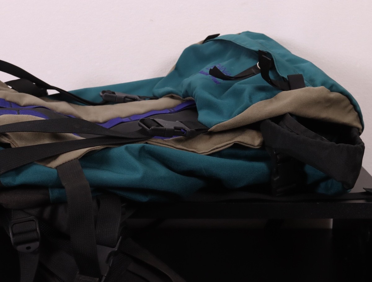 DANA DESIGNS Shadow Peak 2400 Cu. In. Hiking Technical DANA DESIGNS Shadow Peak 2400 Cu. In. Hiking Technical