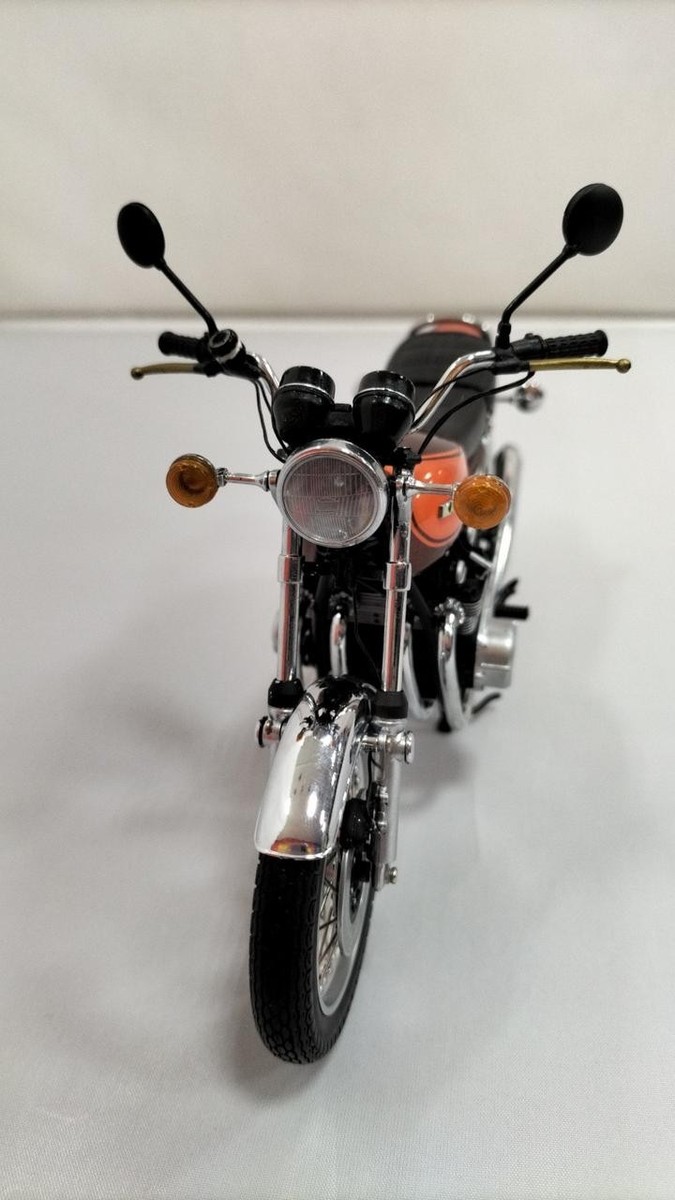 MINICHAMPS 1/12 Scale Kawasaki Z1 900 1972 Orange/Black Very