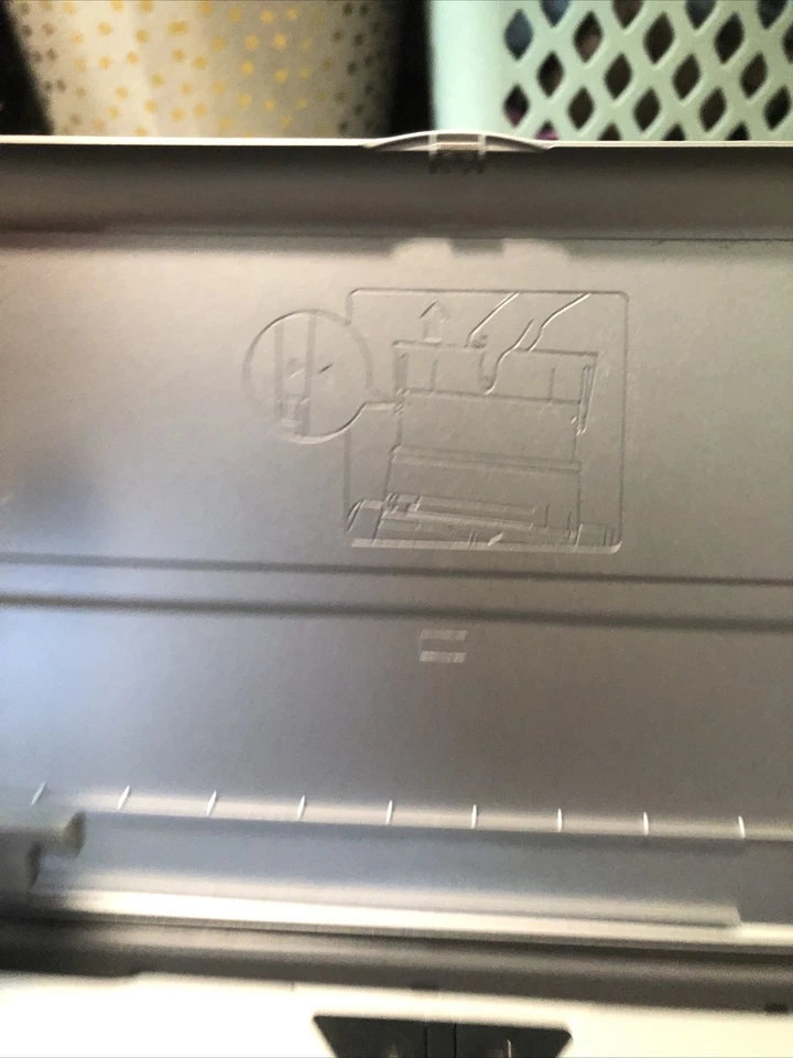 Canon PIXMA iP100 Inkjet Photo Printer Stylish High Resolution All Accessories - Image 3 of 4