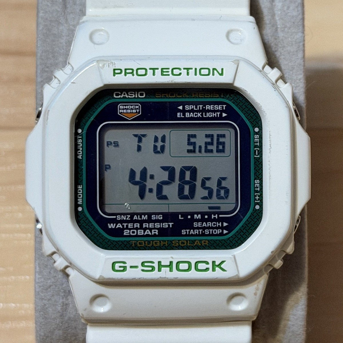 CASIO G-SHOCK グリーン　ソーラー　G-5600CC レア Casio G-Shock G-5600GR-7 White Green Tough Solar Square Digital