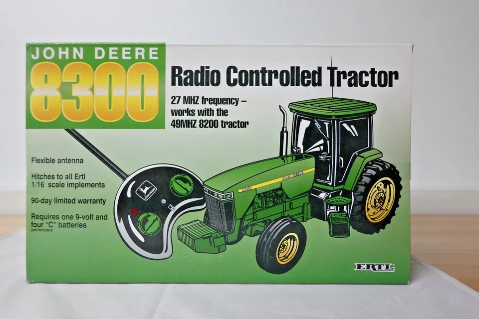 ERTL 5196 8300 John Deere Radio Controlled Tractor  1:16 Scale - Image 3 of 4