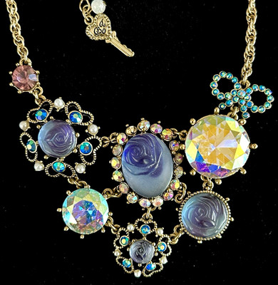 Betsey Johnson BLOOMING GARDEN Carved Glass Rose Flower AB Rhinestone NECKLACE