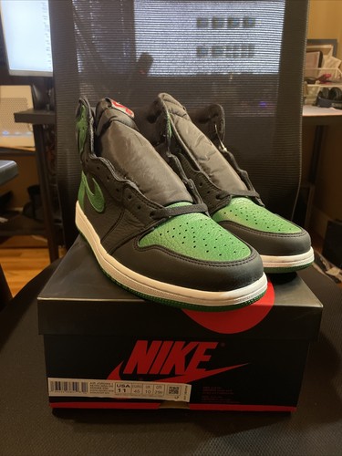 Size 11 - Jordan 1 Retro High OG Pine Green 2.0 2020 *Dead Stock* - Picture 2 of 3