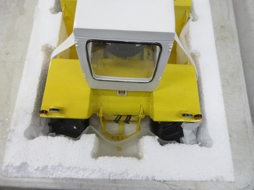SPECCAST INTERNATIONAL 4100 1:16 Resin Tractor Replica-NIB - Picture 4 of 10