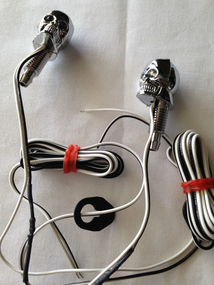 Calavera 2x Cromo Universal Parabrisas Lavadora Jet Spray Boquilla Blanco se adapta a Chrysler Foto 4 de 4