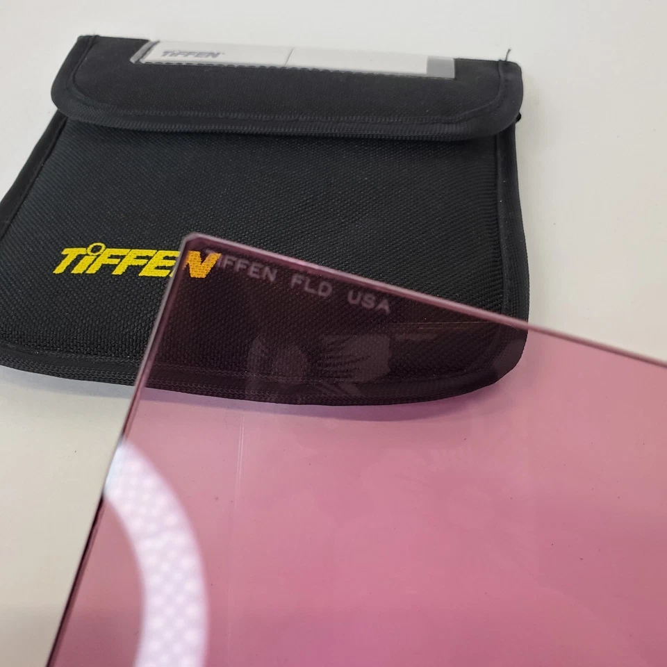 Tiffen 4x4"  FL-D Fluorescent Glass Filter for Daylight Film # 44FLD With Case - Image 2 of 4