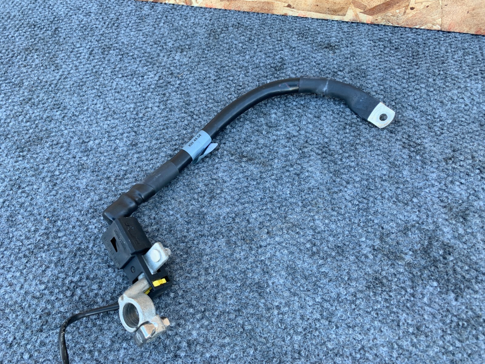 Bentley Continental GT 2004-2008 Battery terminal P/N 3W0971228