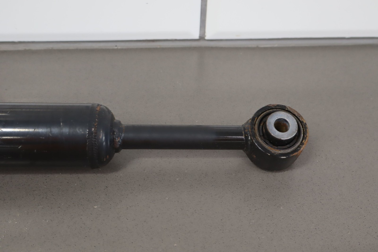 2014-2019 Maserati Ghibli Rear Right RH Shock Absorber (06700089000) 77K Miles