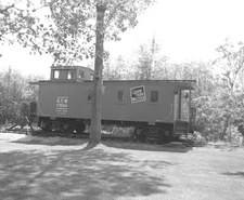 26AA081 NEG 1987 GRAND TRUNK WESTERN RAILROAD JERRYS CABOOSE #77054