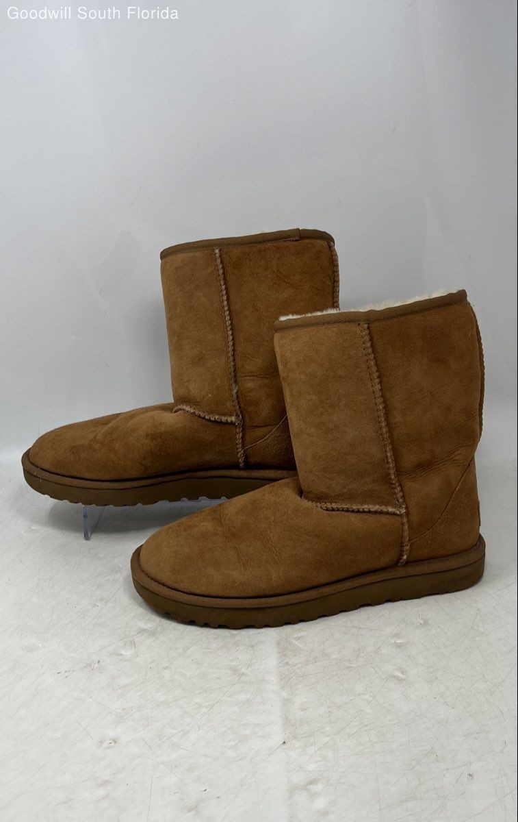 UGG Womens Classic Short II Brown Suede Pull-On Ankle Winter Boots Size 9