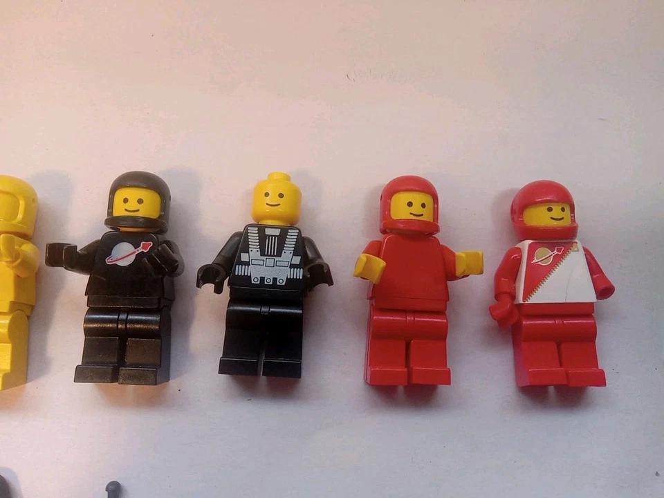 Lote de 6 Minifiguras LEGO Espaciales de Colección Rojo Amarillo Blacktron Piezas Impresas + +  Foto 3 de 4