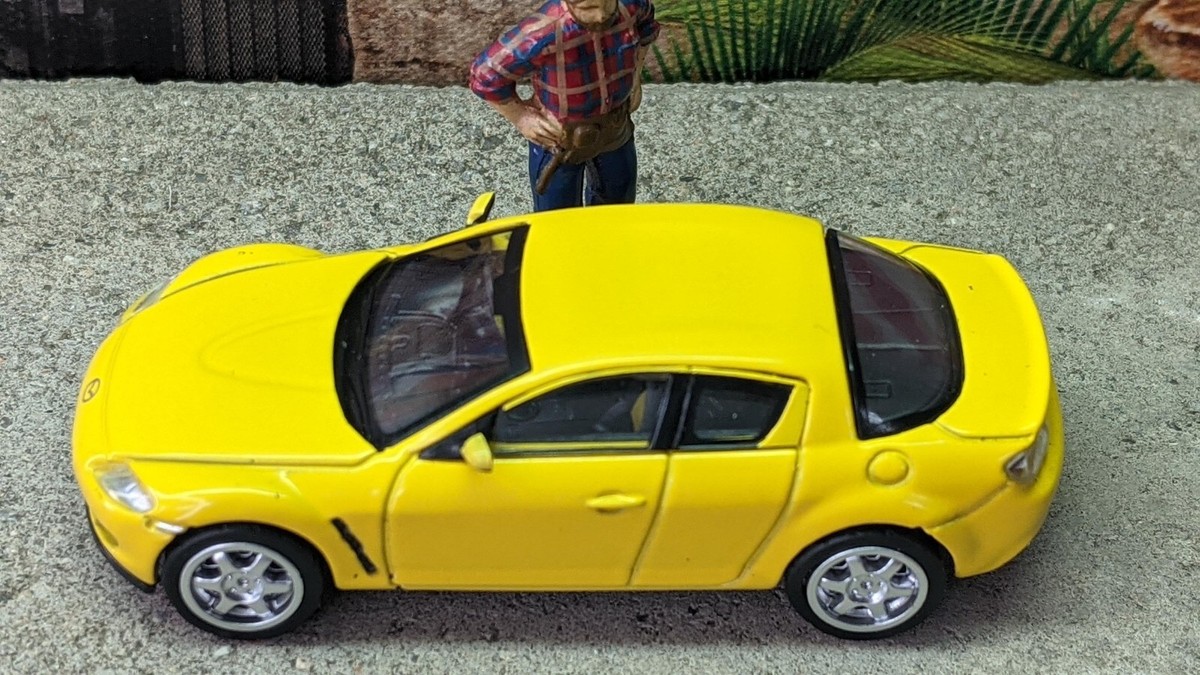 Mazda RX-8 1/18スケール イエロー 1/18 Ignition Model Mazda RX-8 (SE3P) RE Amemiya Yellow