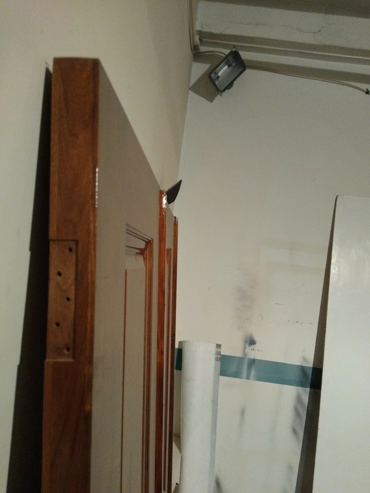 Puertas de entrada dobles de madera personalizadas Foto 3 de 3