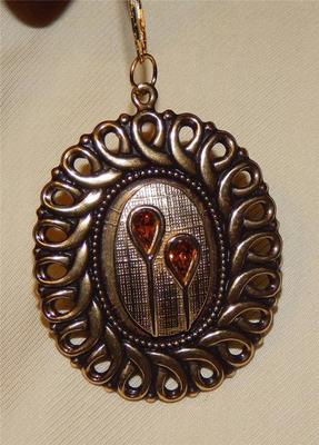 Lovely Open Loop Retro 1970's Ambertone Flowers Antiqued Gold Pendant Necklace