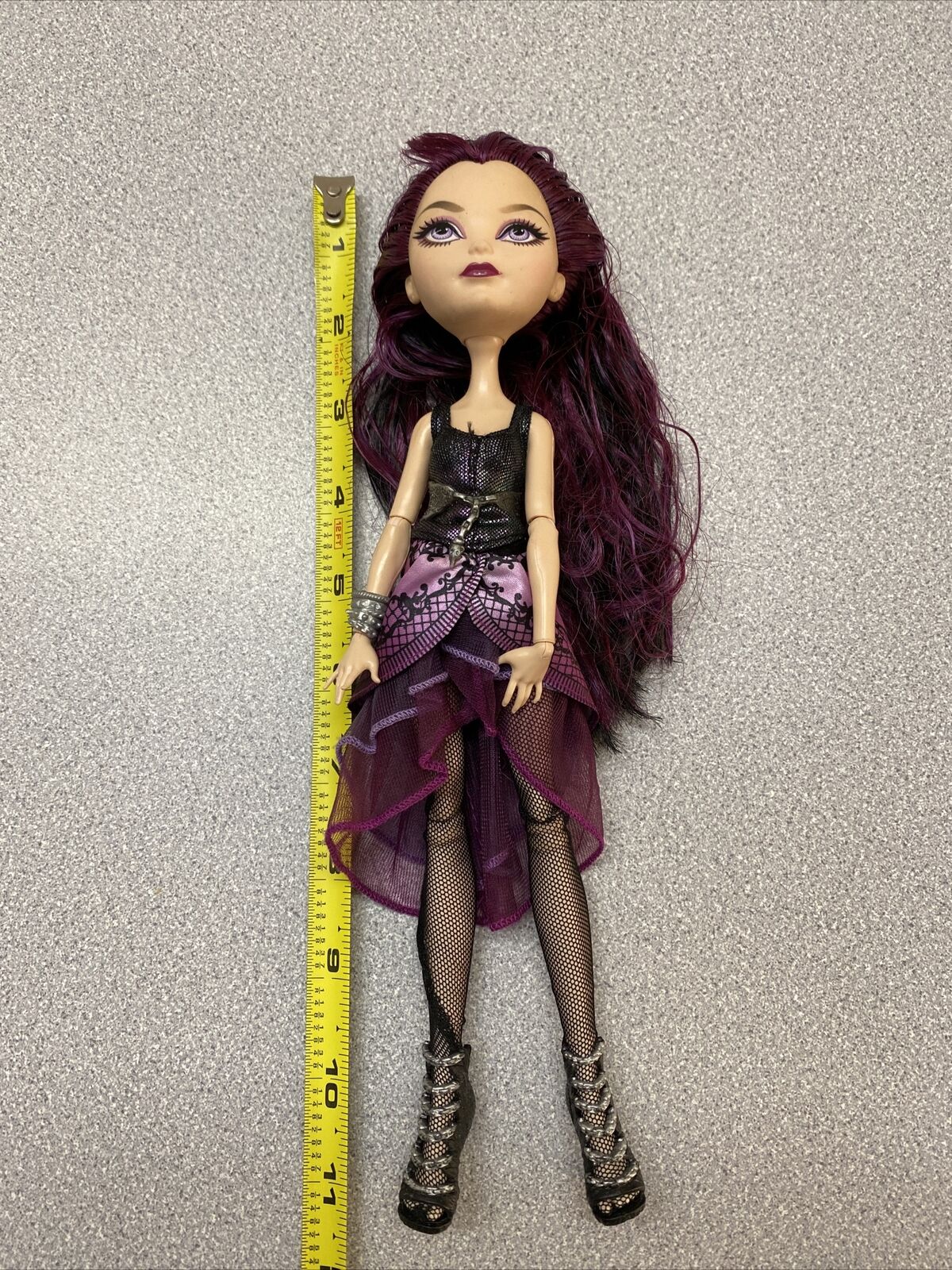 Ever After High First Chapter Raven Queen Doll Mattel 2012 NOT COMPLETE